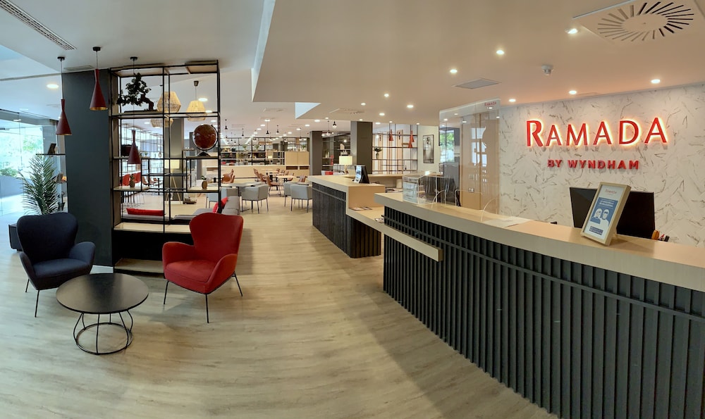 Ramada by Wyndham Valencia Almussafes 36/56