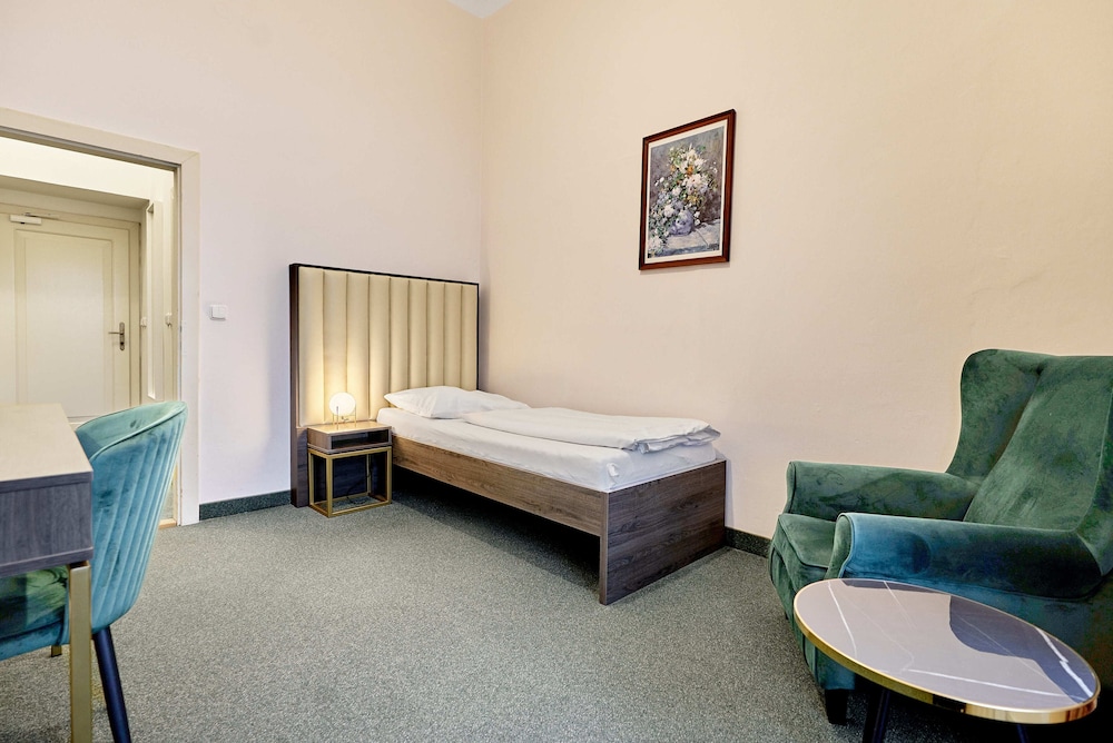 Hotel Maxim 18/39