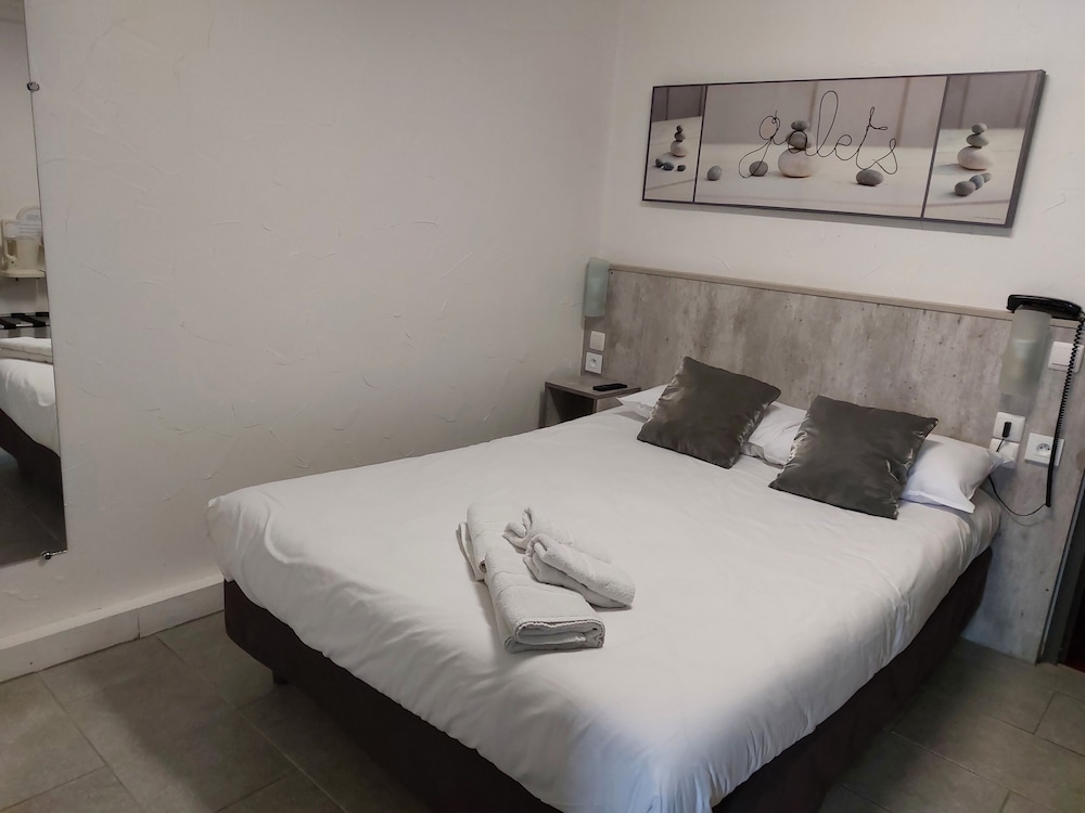 ROOM, DOUBLE BED, ACCESSIBLE