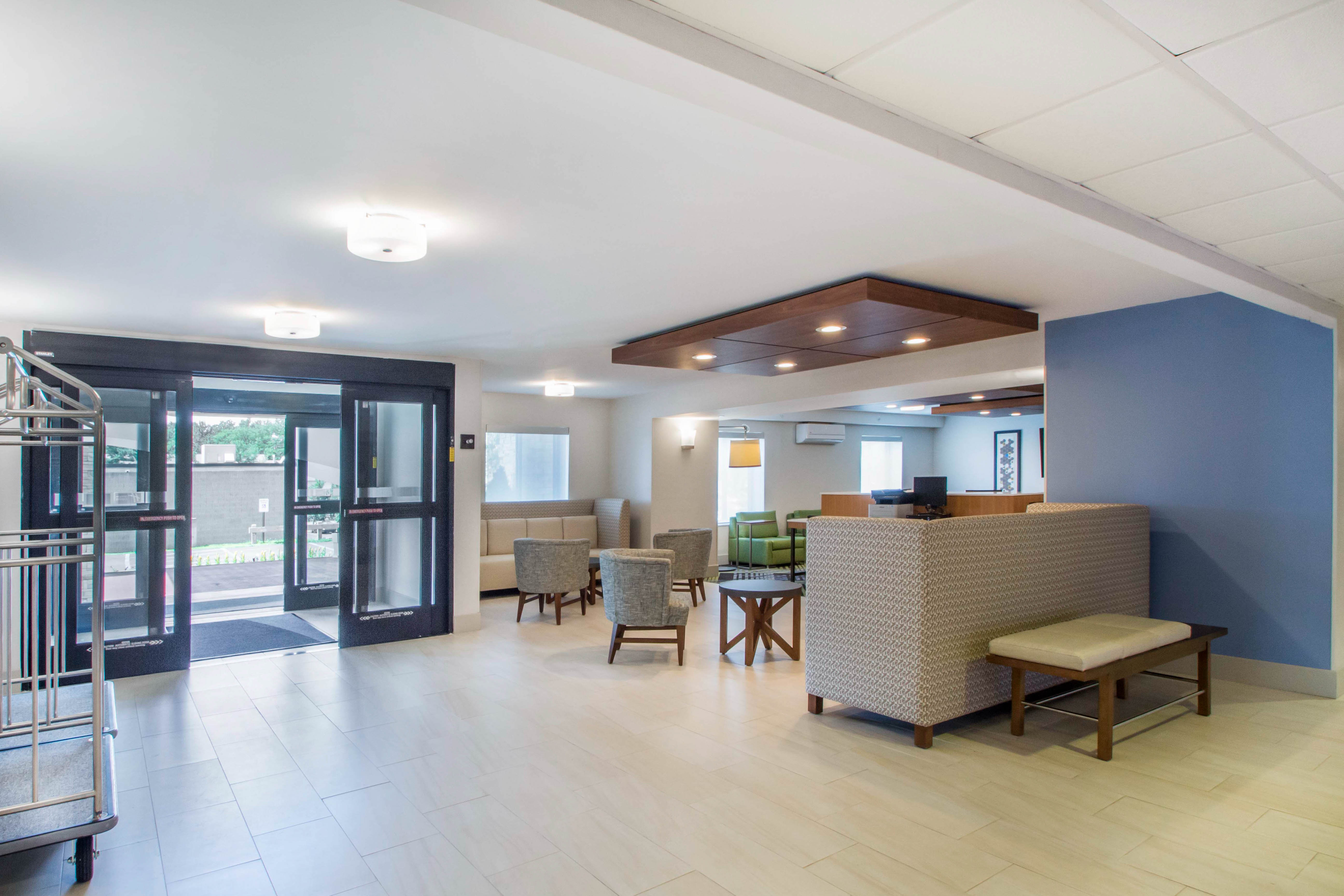 Holiday Inn Express And Suites Albany Airport Wolf Road 7/16