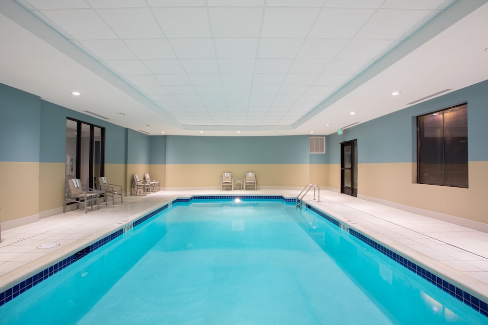 Holiday Inn Express Suites Owings Mills Baltimore Area 22/53