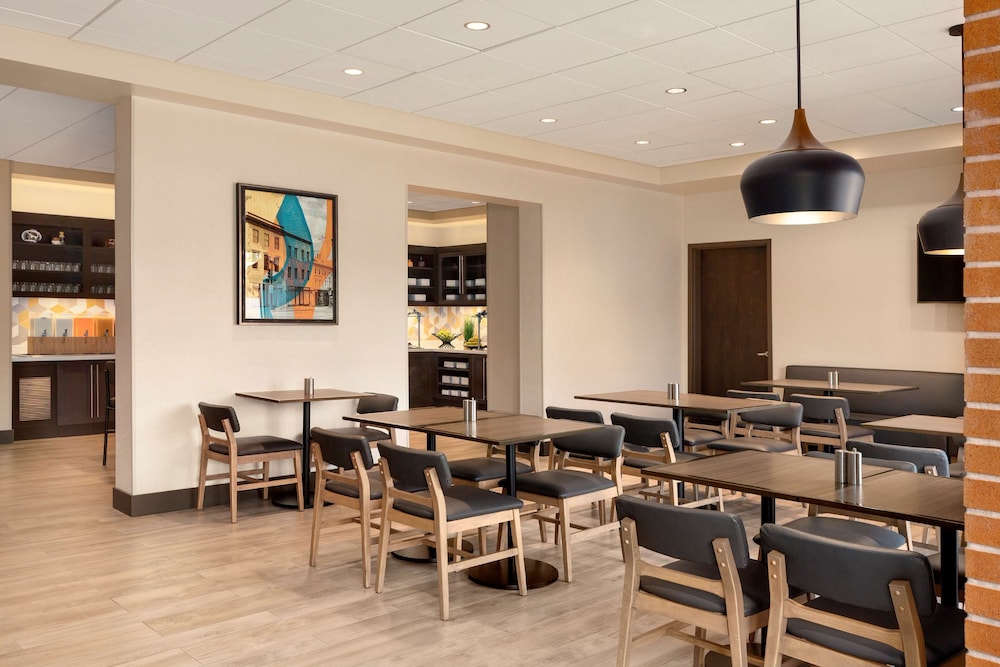 Hyatt Place Vacaville 44/62