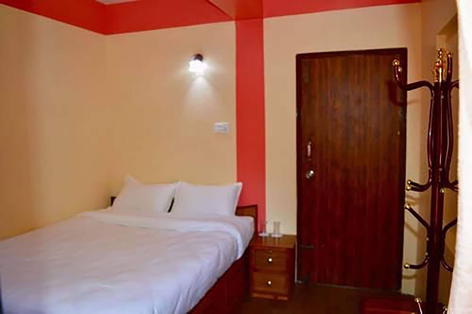 Standard, Double Bed, Courtyard View, Private Bathroom, Hotel Panaromainn 2/3