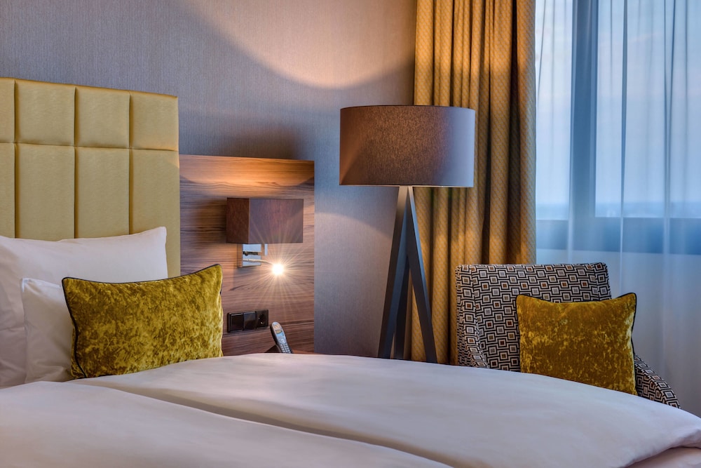 BONN MARRIOTT HOTEL 17/68