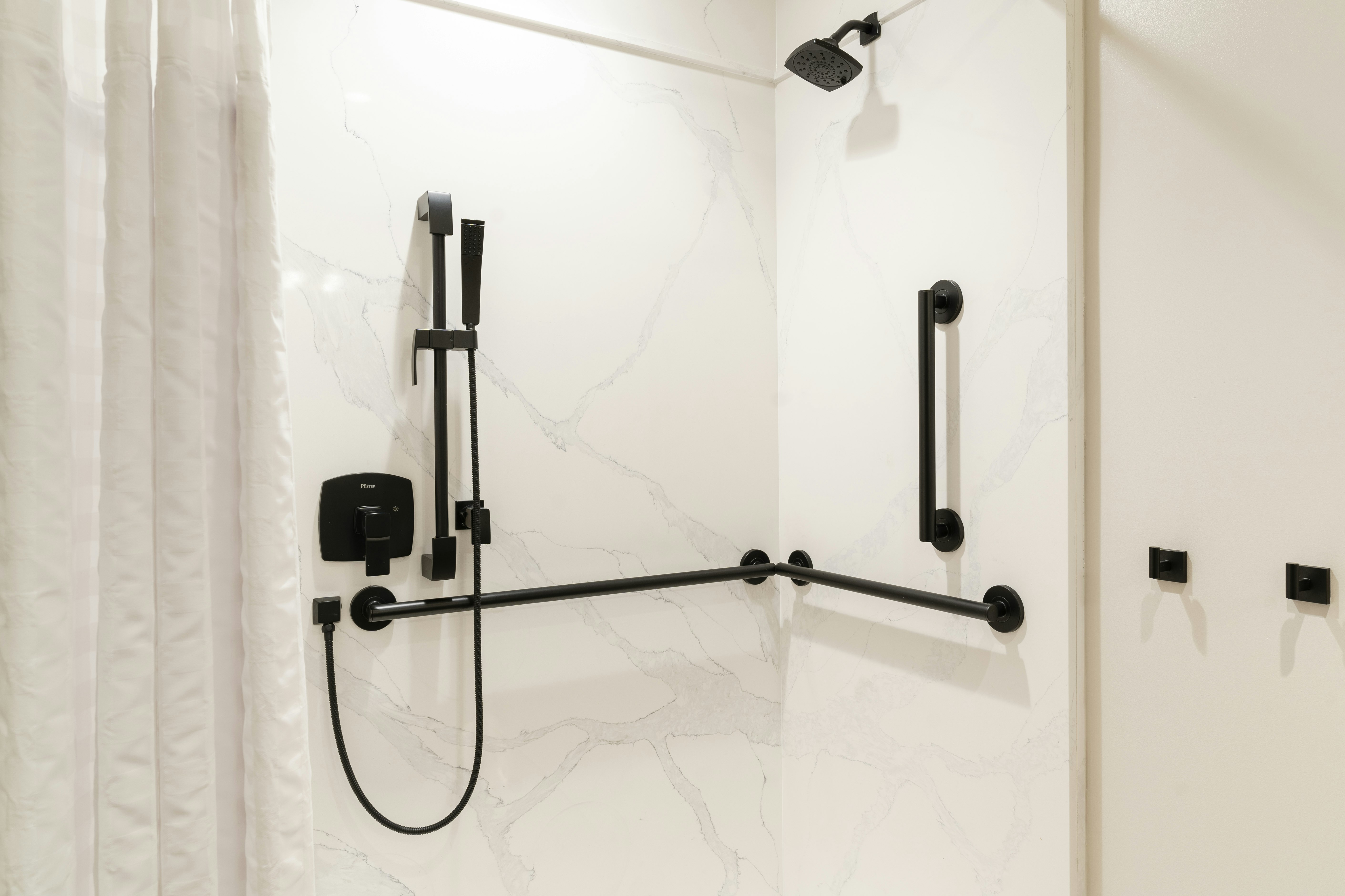 ROOM, KING BED, ACCESSIBLE