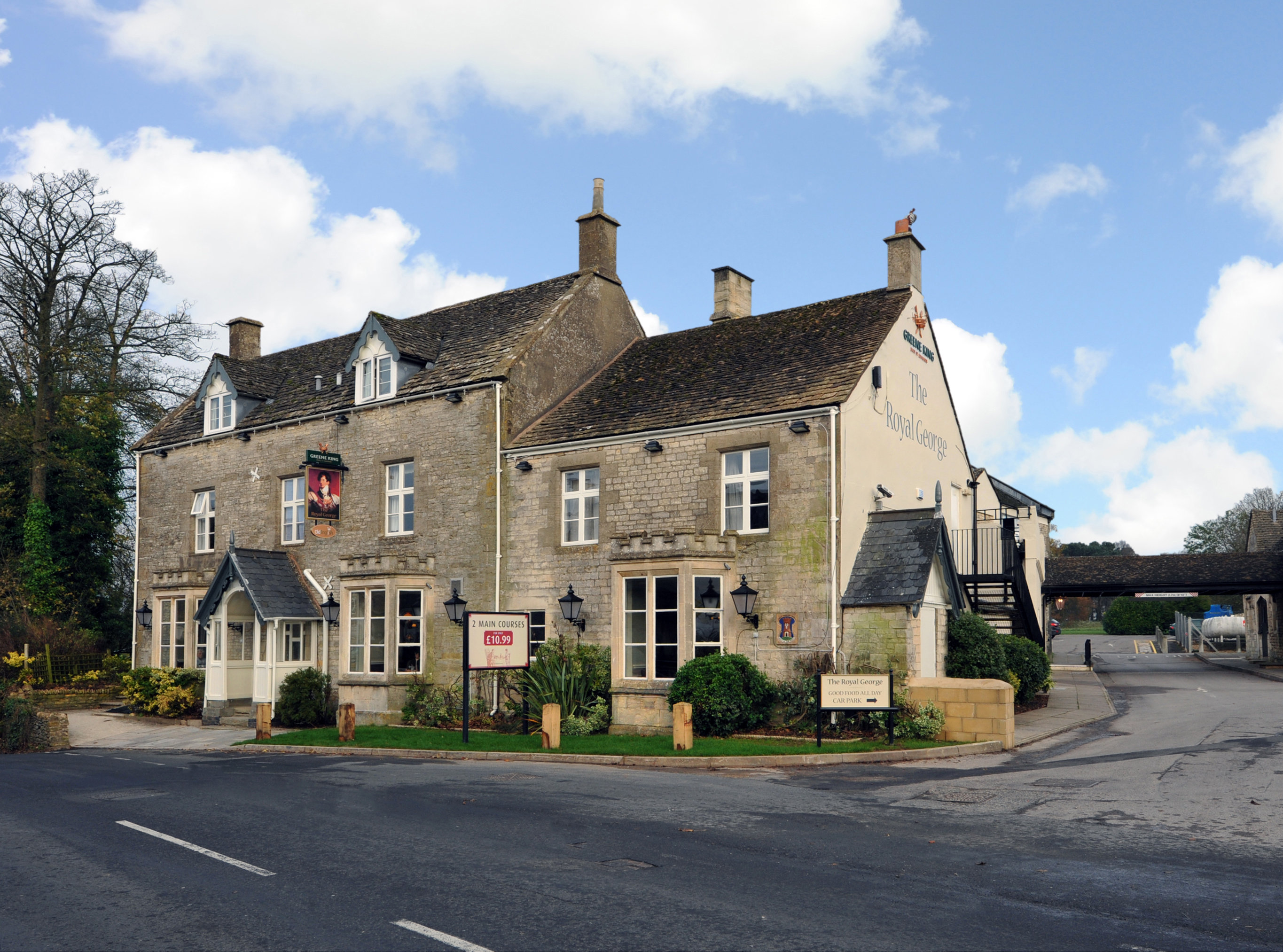 Royal George Hotel 27/32