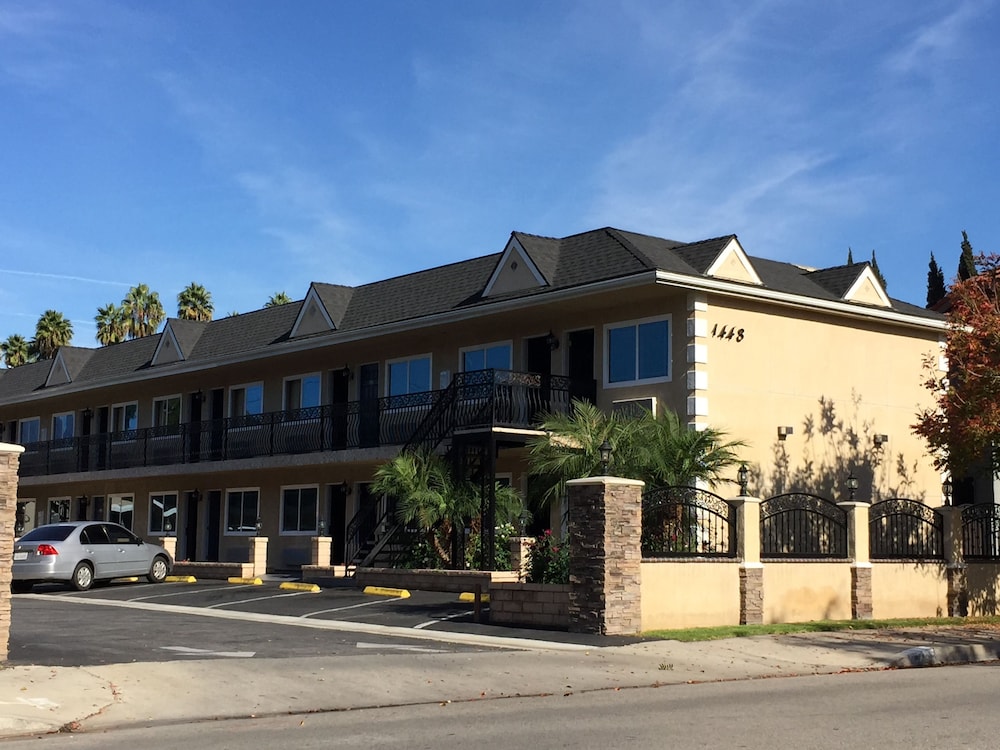 Walnut Inn & Suites 5/44