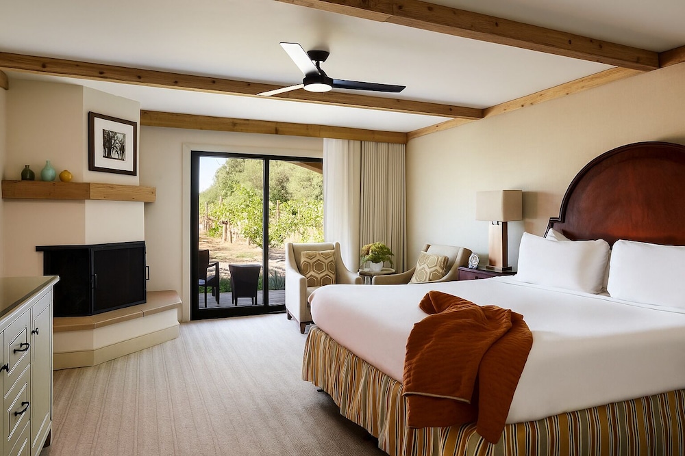 Room, King Bed, Vineyard View, Accessible