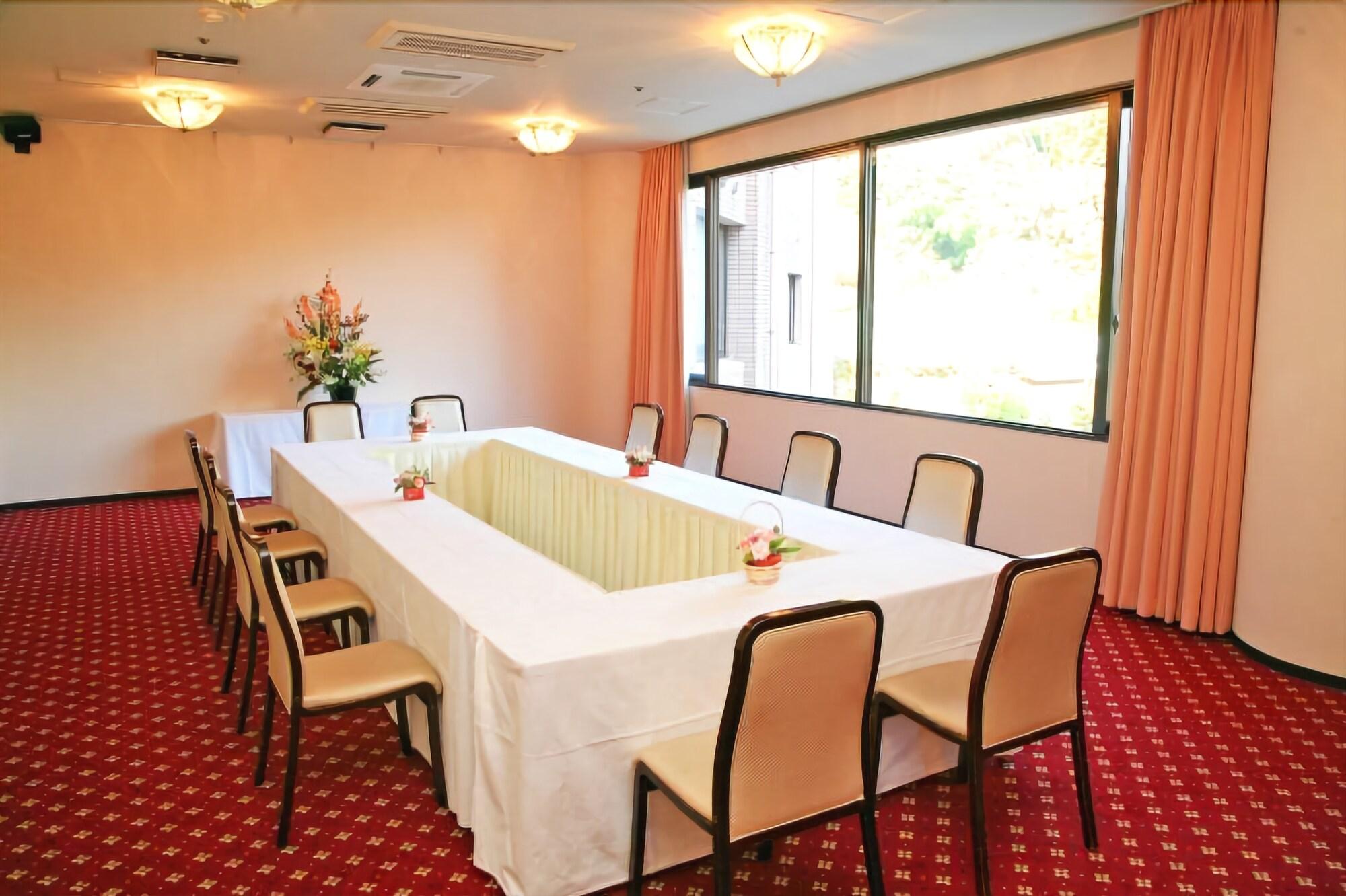 Takeo Century Hotel 21/25
