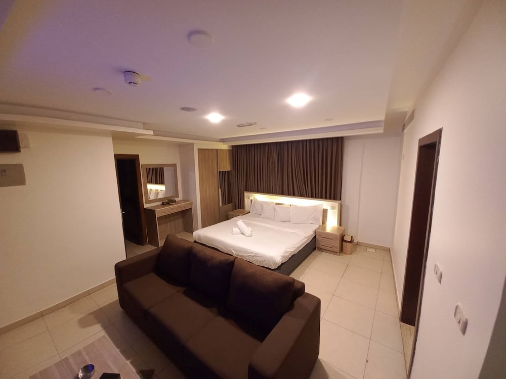 Lujain Hotel Suites 13/50