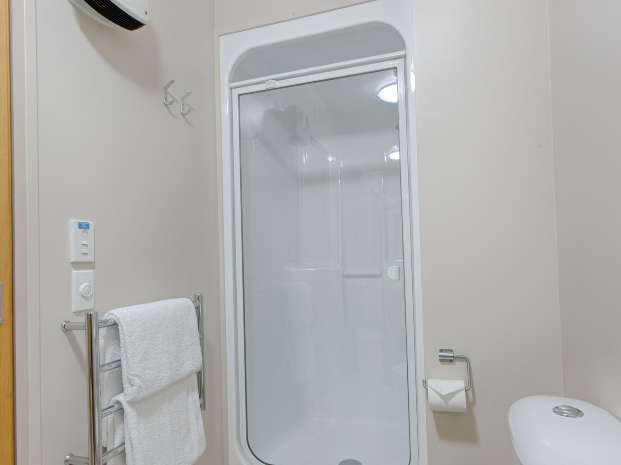 Compact, Studio, Queen Bed, Bella Vista Motel Hokitika 10/10