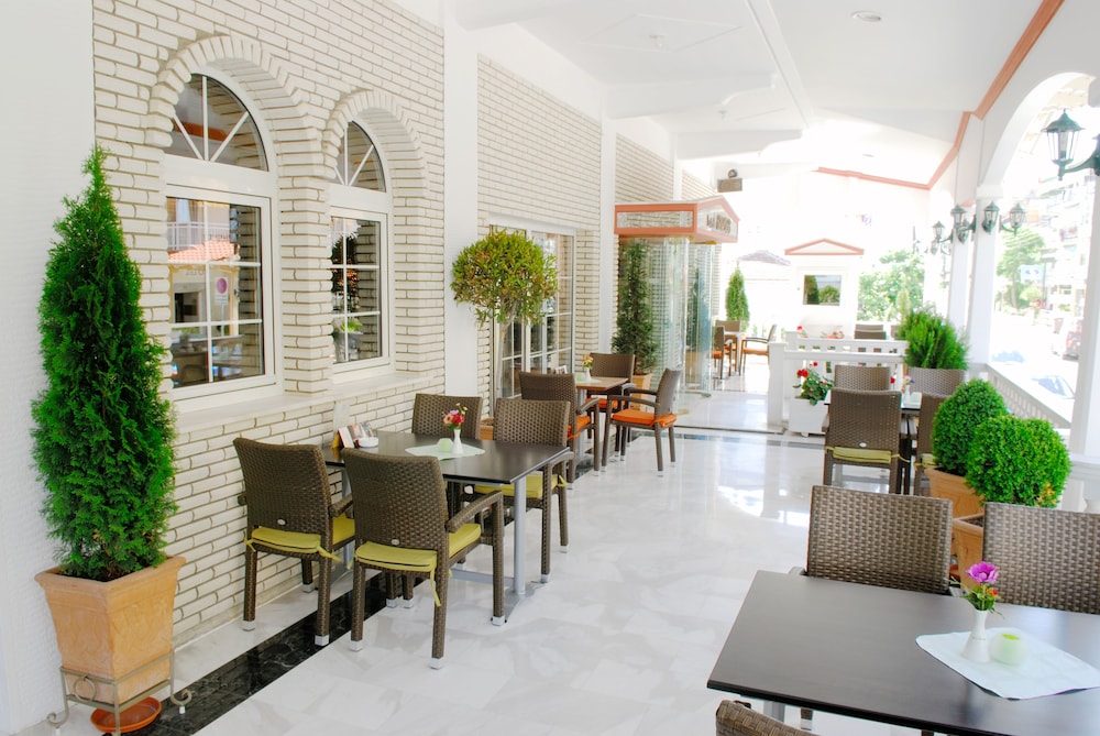 Strass Hotel 27/39