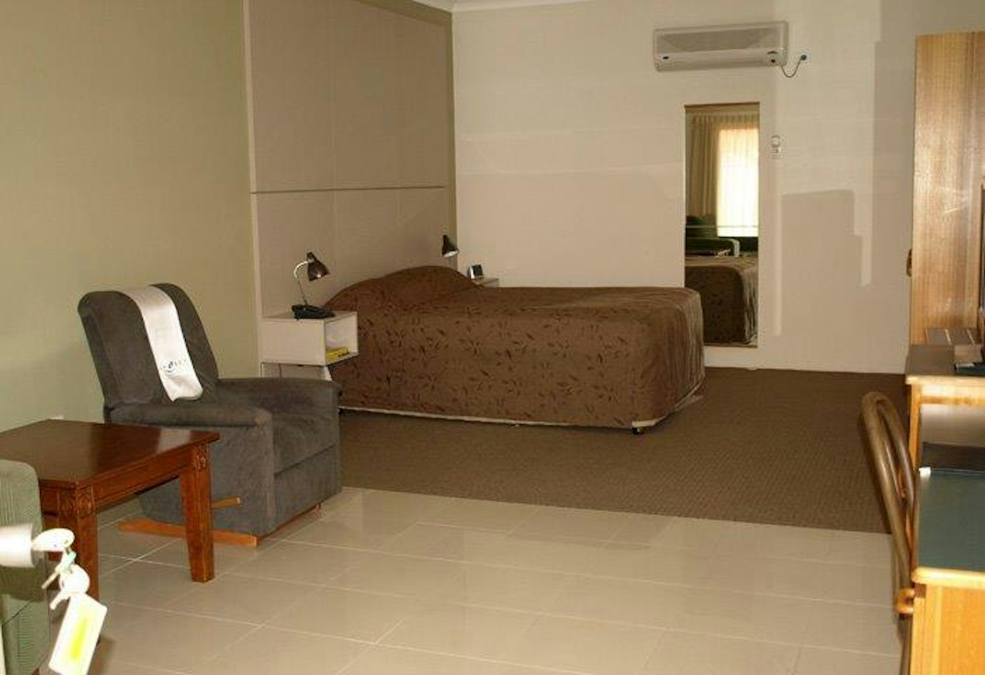 FRANCIS PHILLIP MOTOR INN 8/59