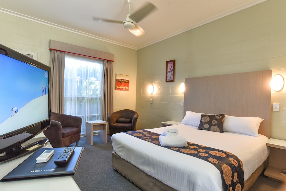 DELUXE, QUEEN BED