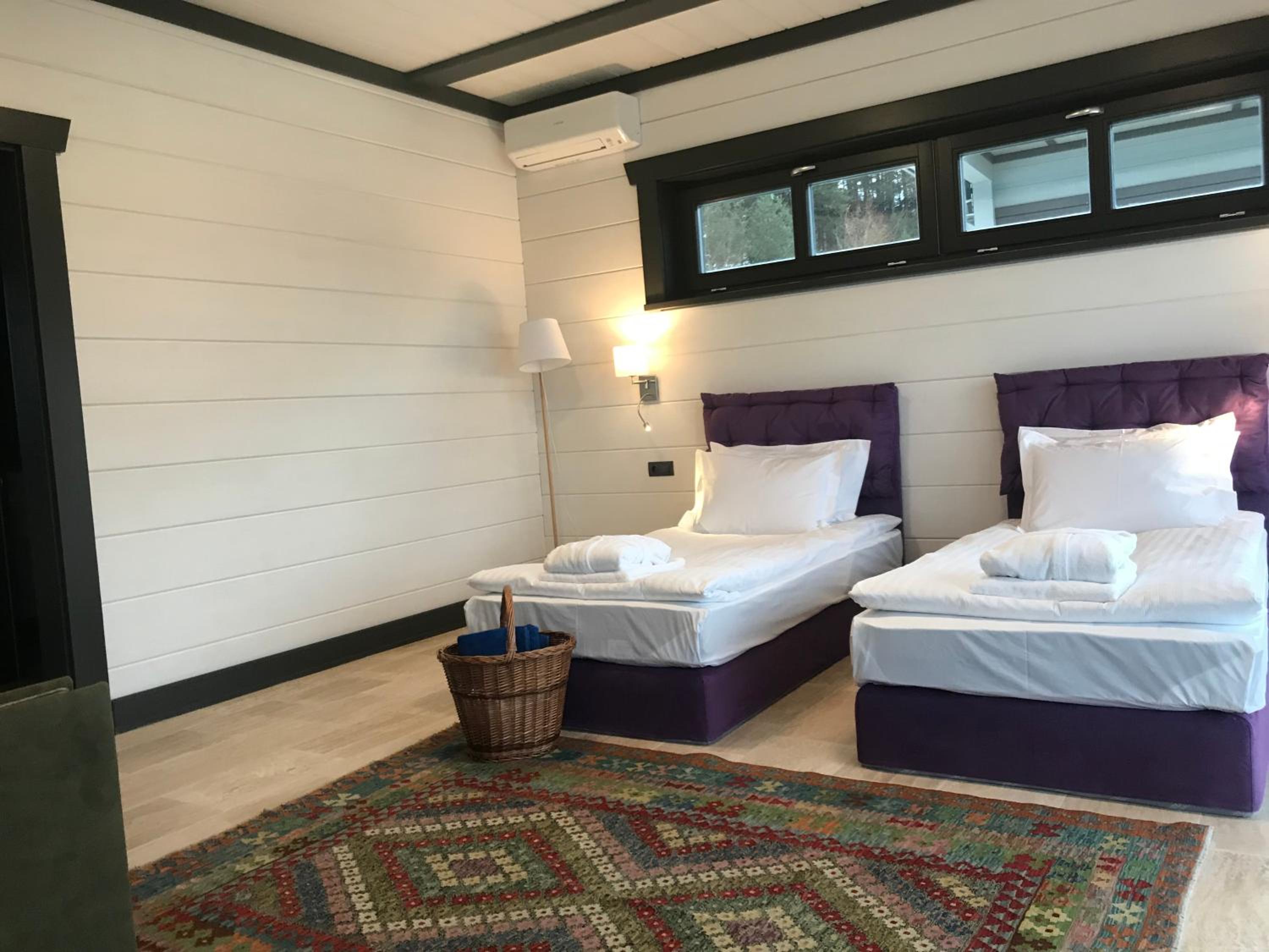 3 Bedrooms, Villa