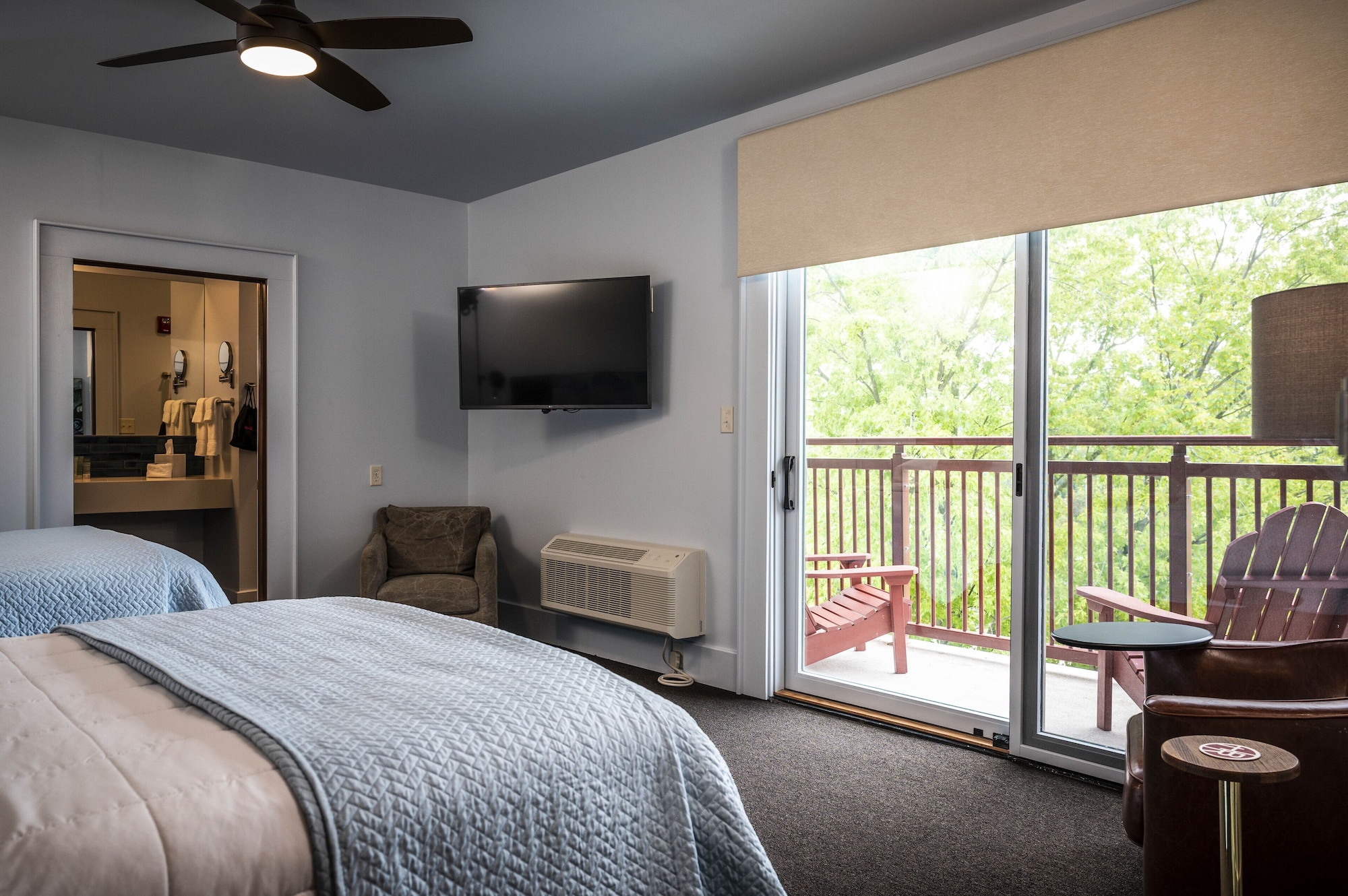 COMFORT, 2 DOUBLE BEDS