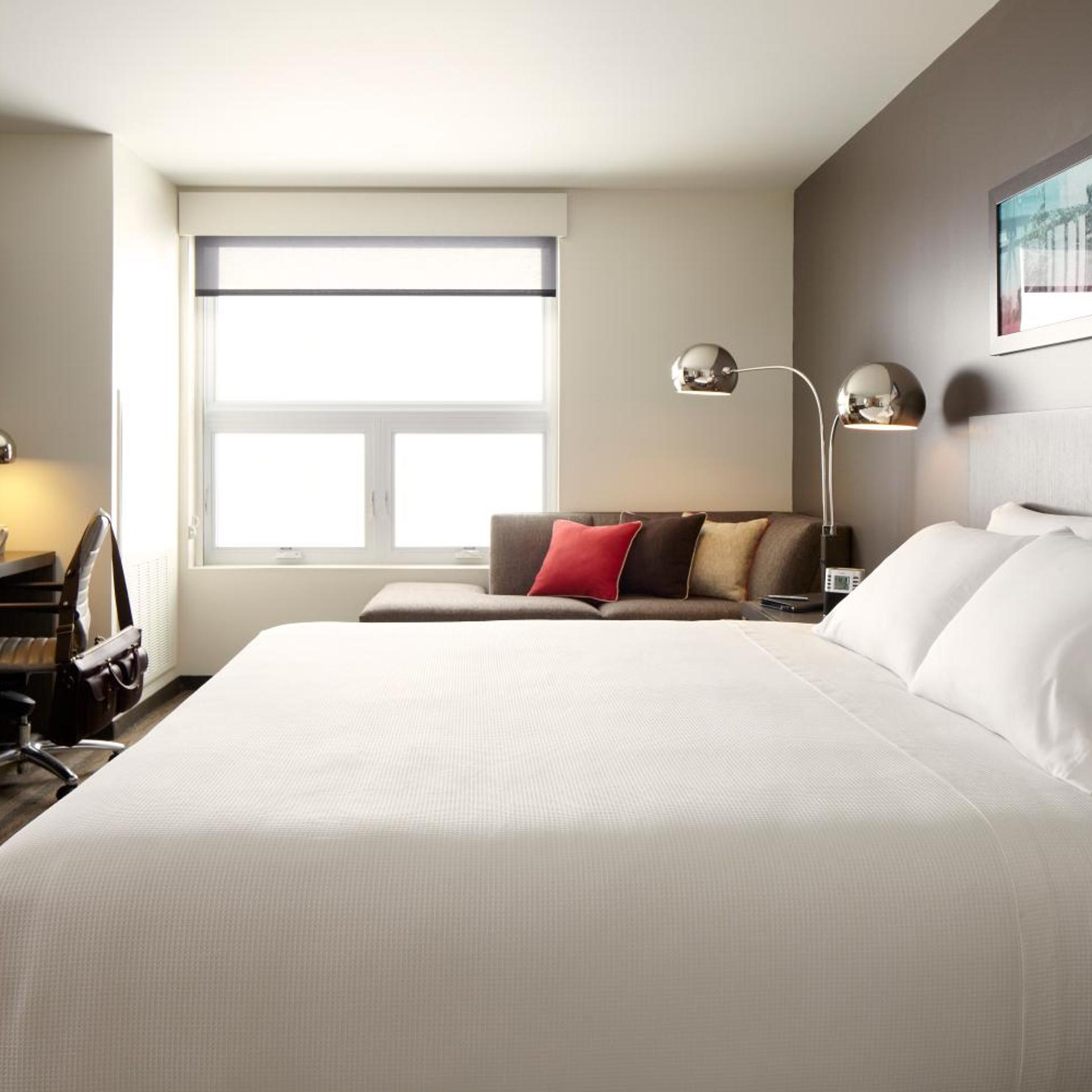 Room, King Bed, Sofa, Den, Bathtub, Accessible