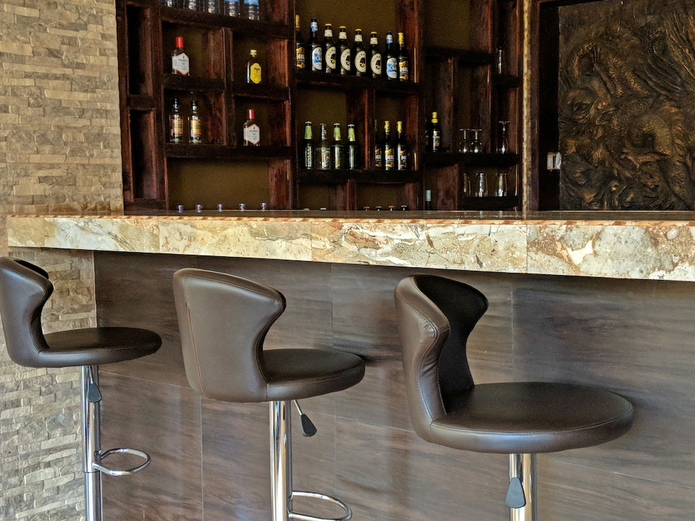 Prestige Hotel Suites 39/50