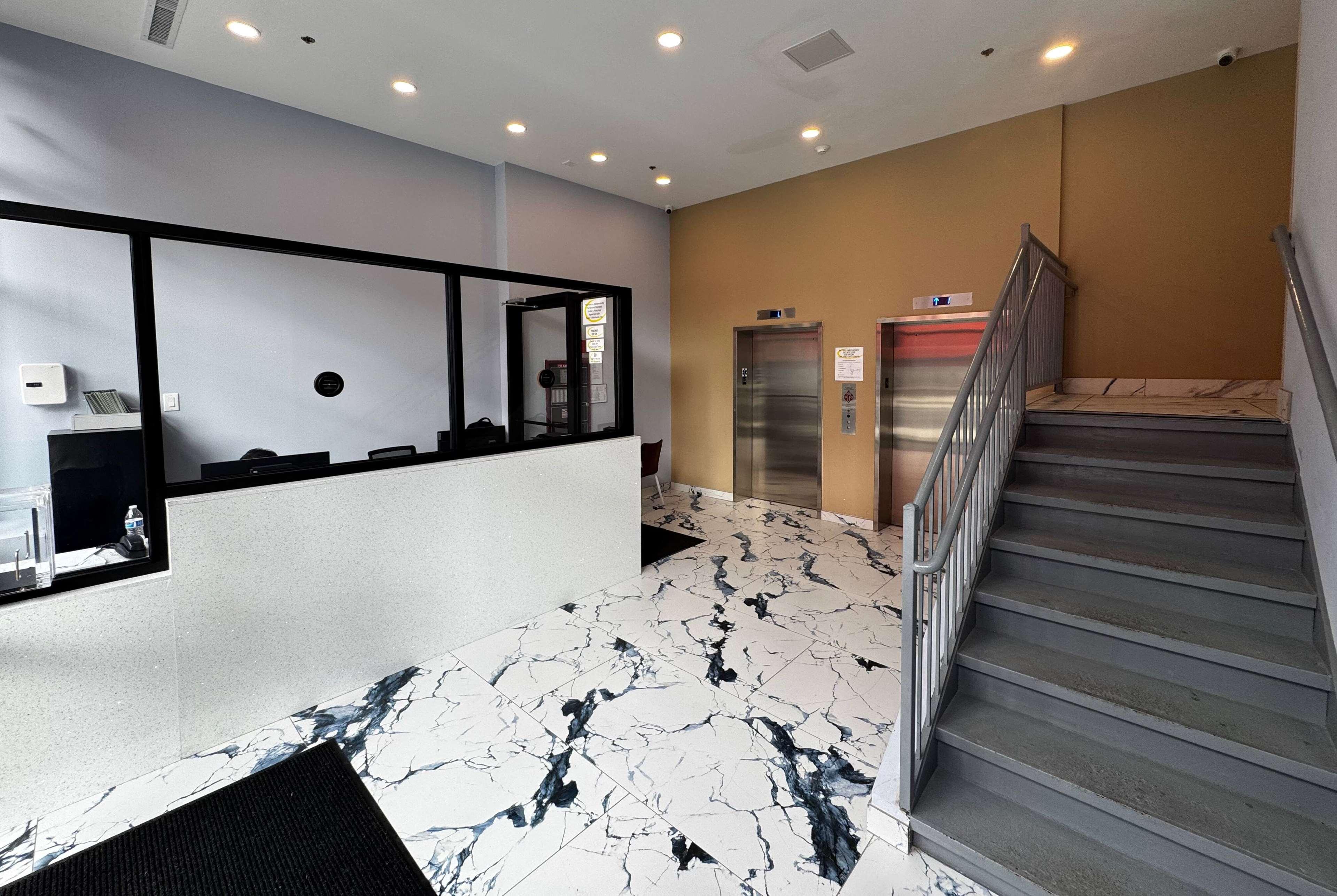 Super 8 by Wyndham Brooklyn Fulton Street/Broadway Junction 6/40