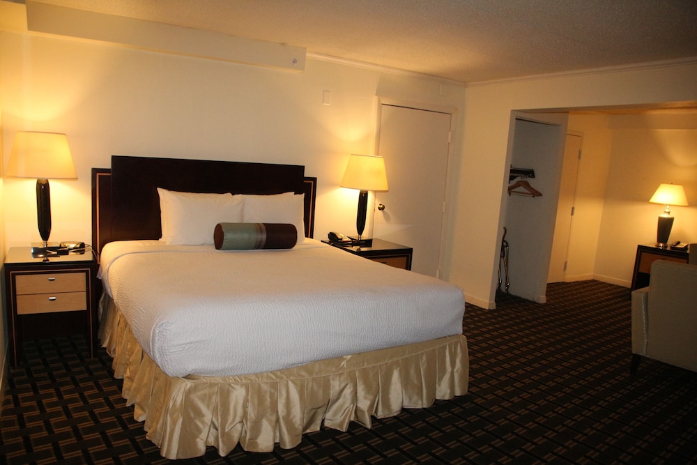 Bedford Plaza Hotel 8/50