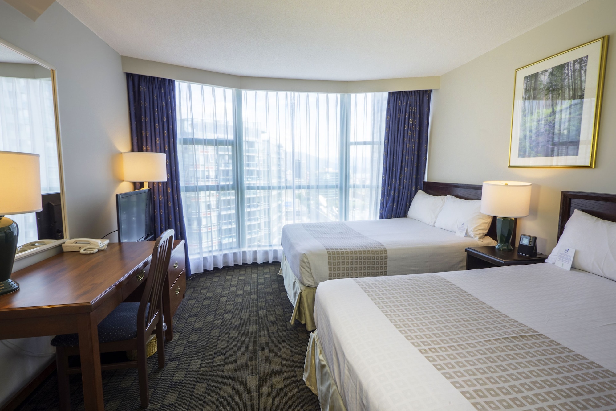 DELUXE, SUITE, 2 DOUBLE BEDS