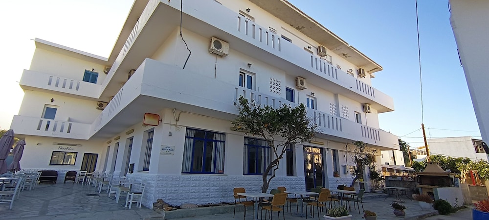 SERIFOS BEACH HOTEL 1/50