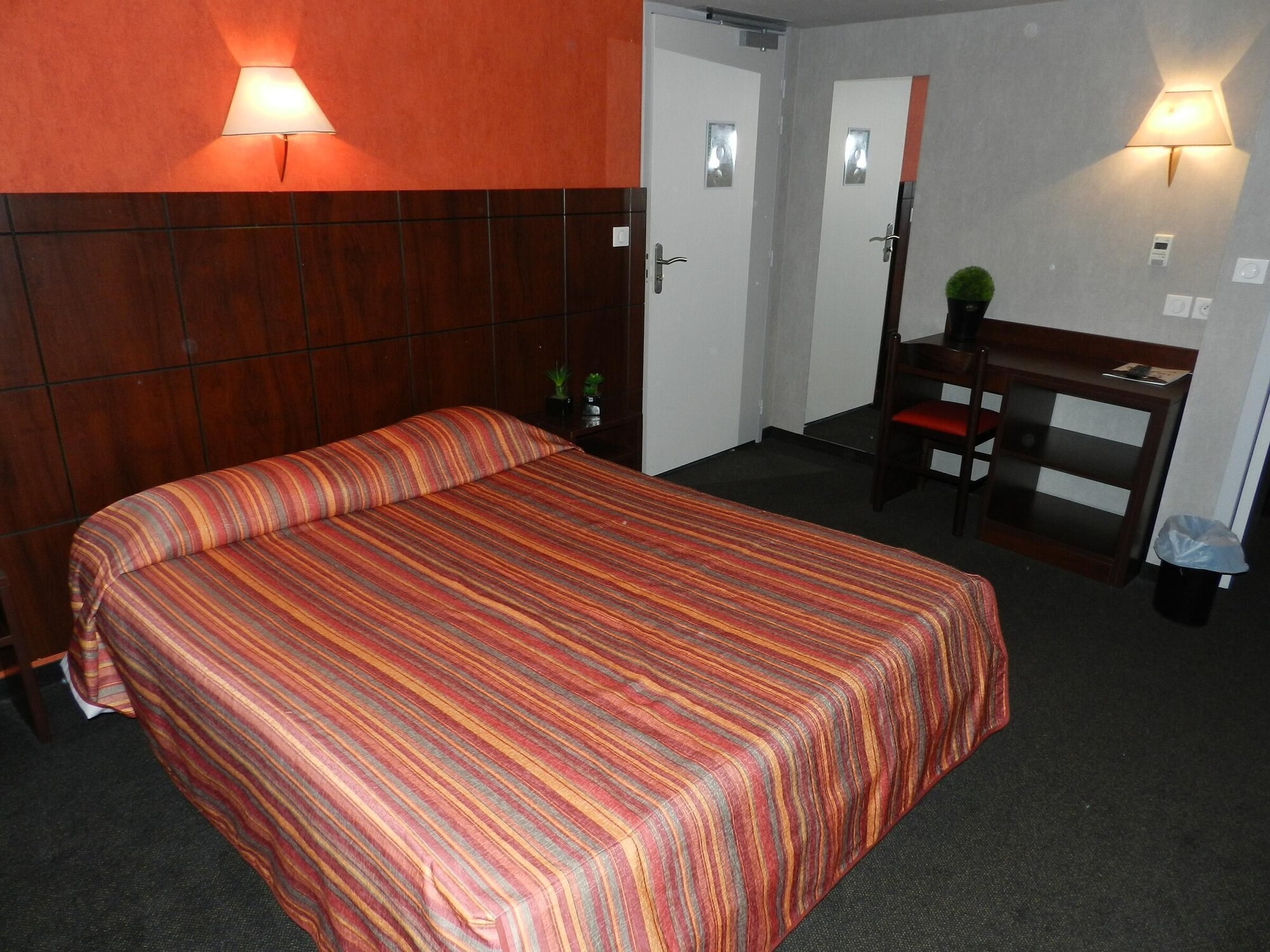 COMFORT, DOUBLE BED