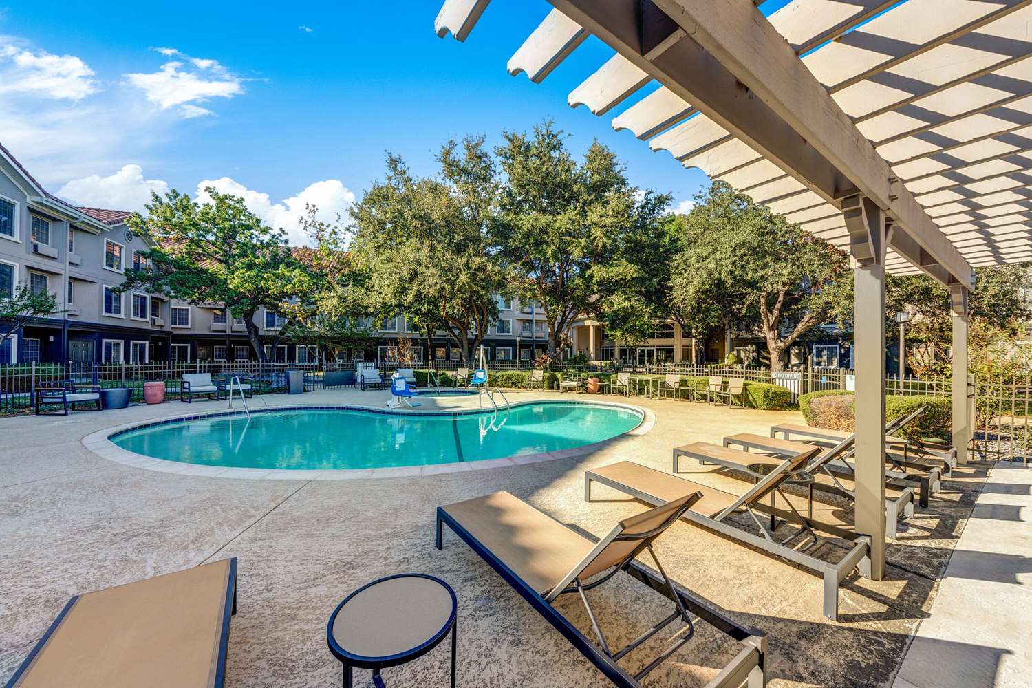 La Quinta Inn & Suites by Wyndham Dallas DFW Airport North 53/55