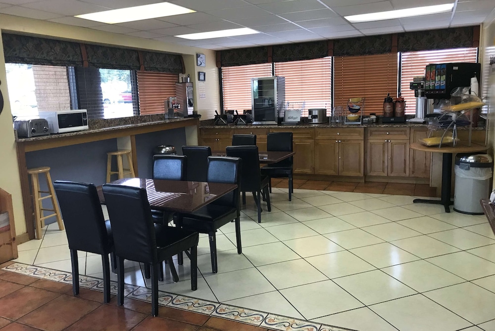 Rodeway Inn Davenport Champions Gate 25/33