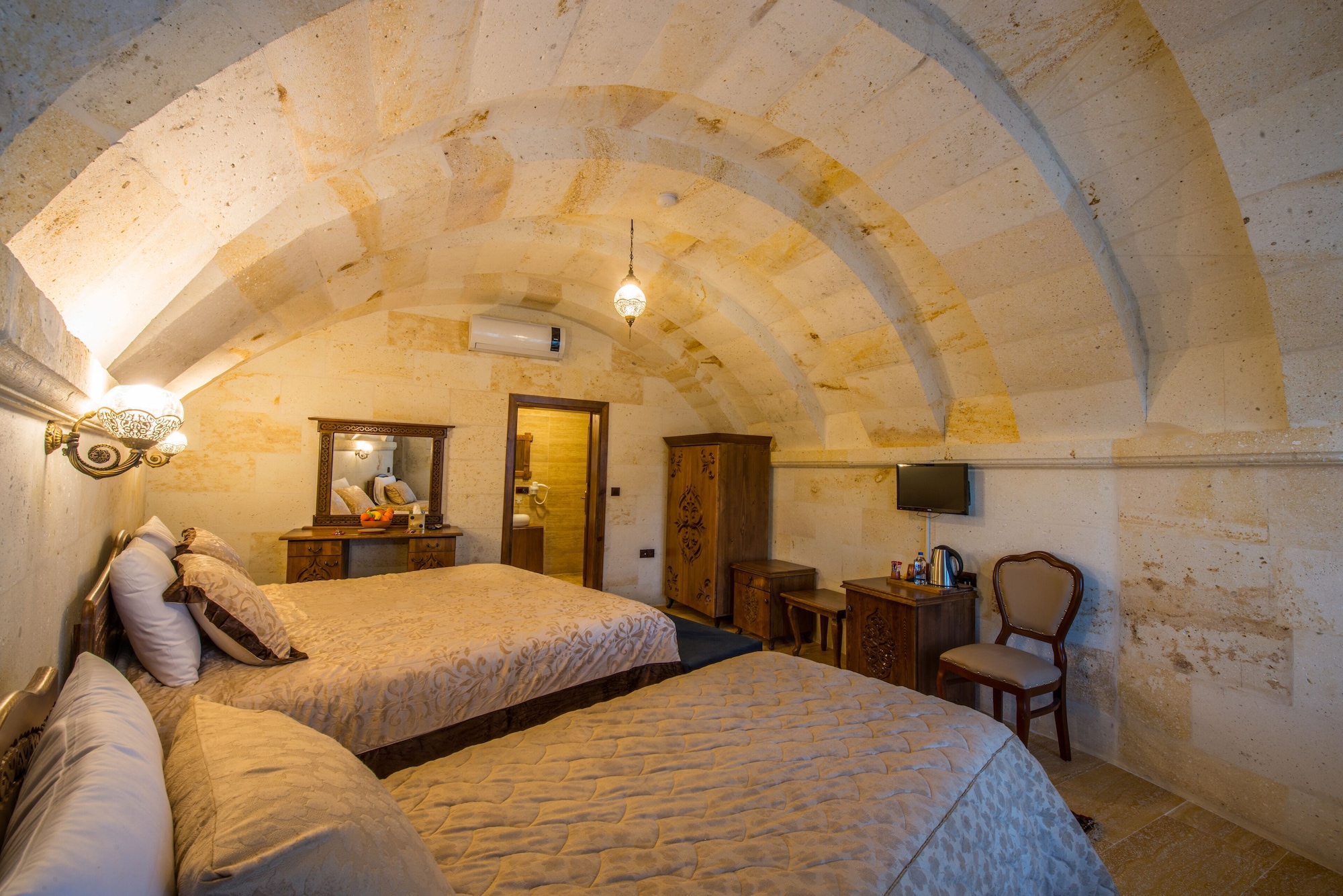 غرفة حصرية ثلاثية بسرير كوين وسرير فردي بإطلالة على الحديقة، Lucky Cave Cappadocia 3/3