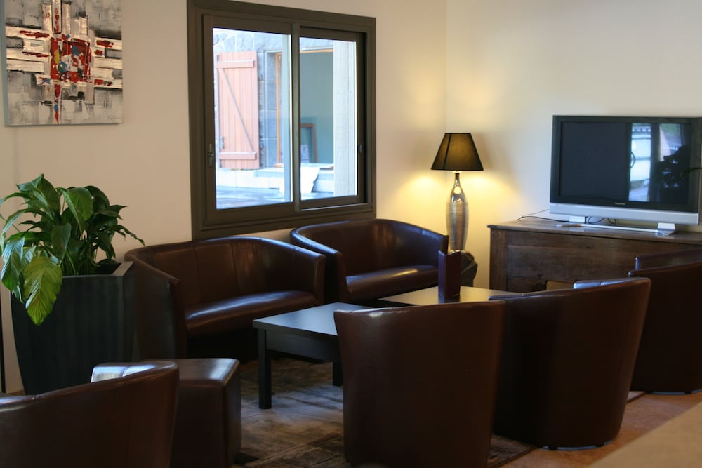 Hotel The Originals Super-Besse Est Auberge de la Petite Ferme 19/31