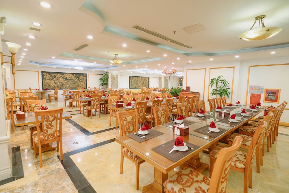 restaurant cafeteria