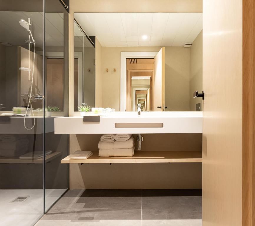 Raval House 22/23