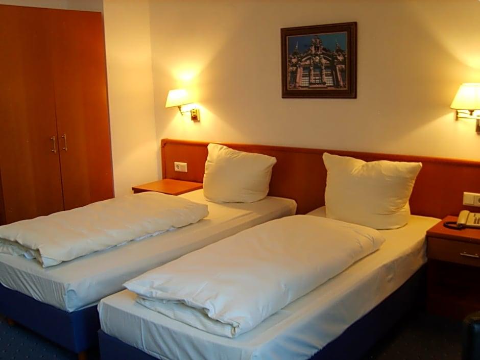 Hotel Vier Jahreszeiten 12/36