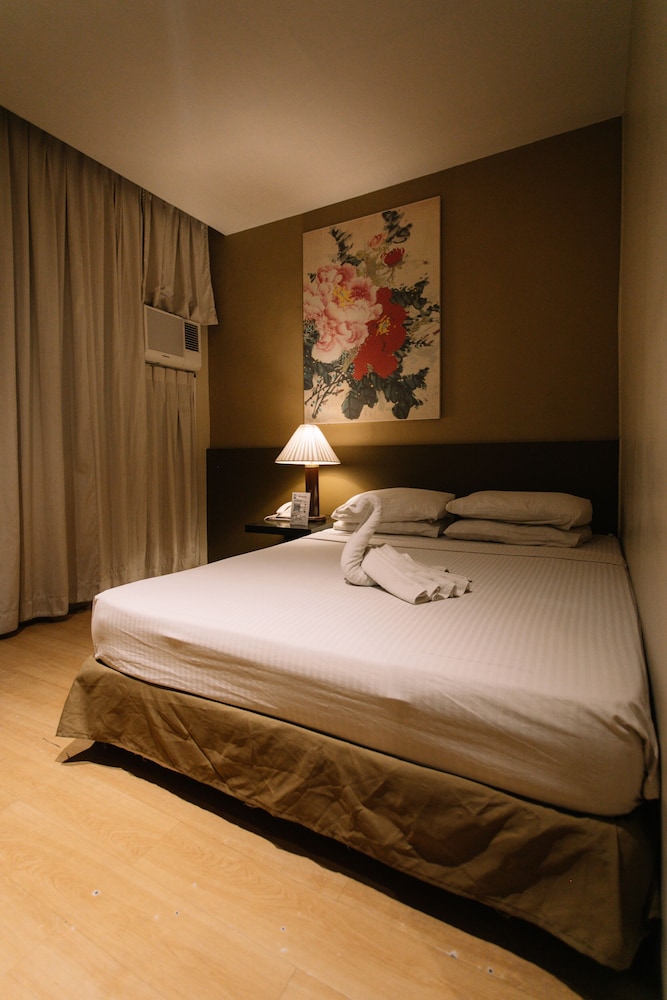 Dynasty Tourist Inn 13/69