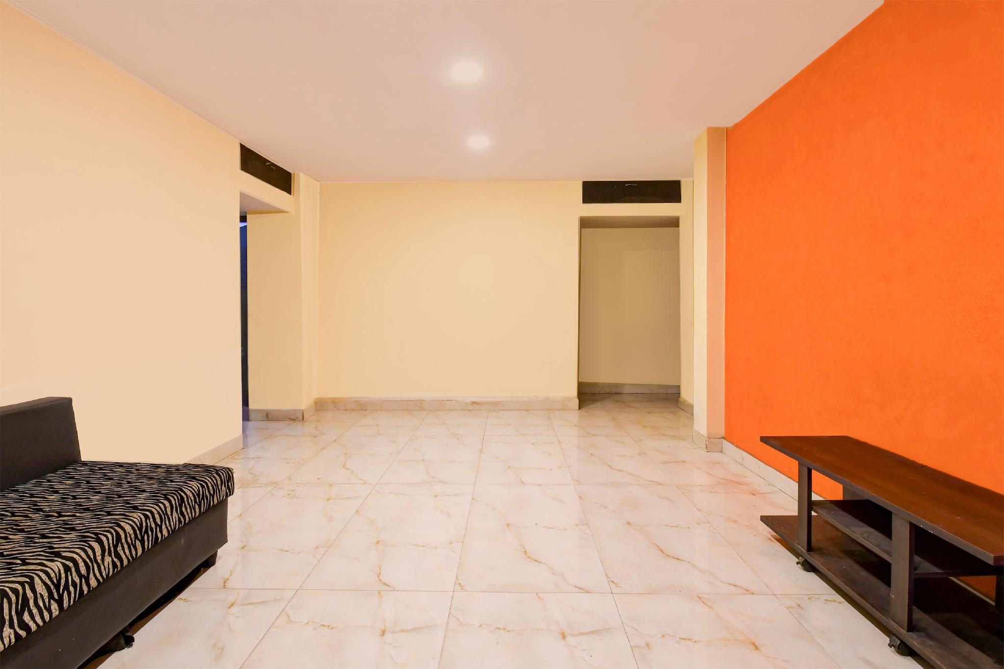 Oyo 8812 White Palace Hotel & Resort 50/56