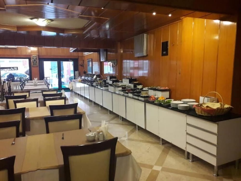 Spor Hotel 38/41