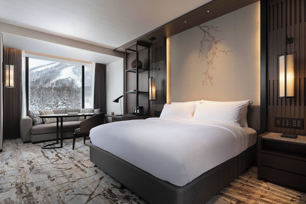 Higashiyama Niseko Village, a Ritz-Carlton Reserve 7/42