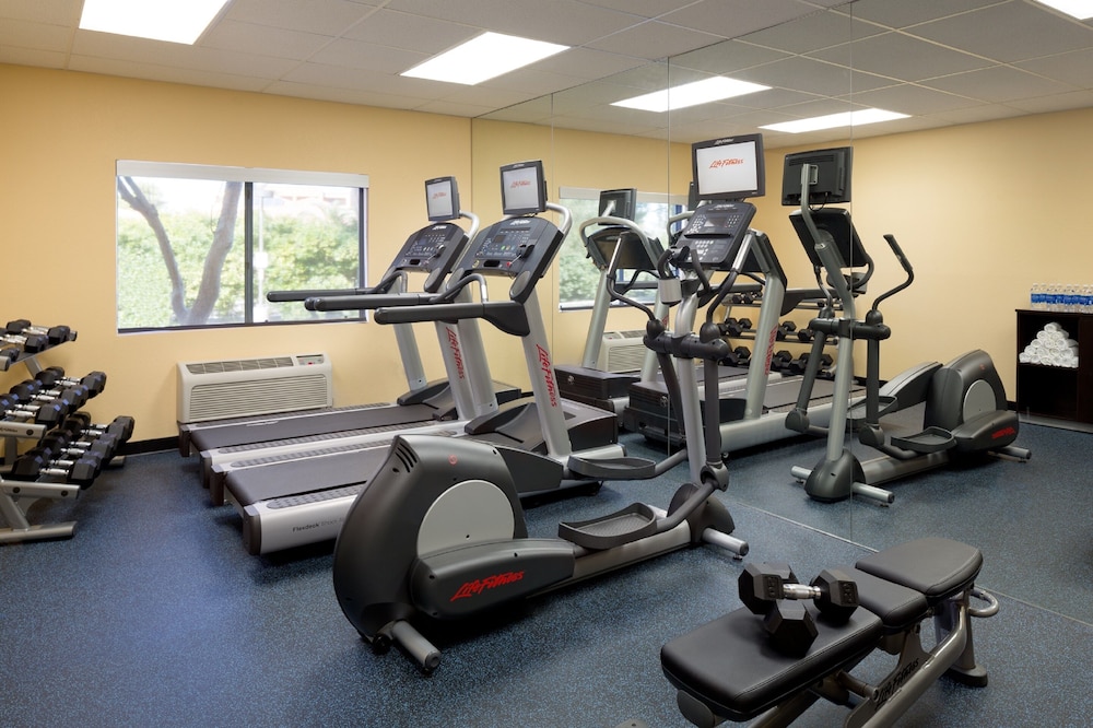 Country Inn & Suites by Radisson, Phoenix Airport, AZ 20/46