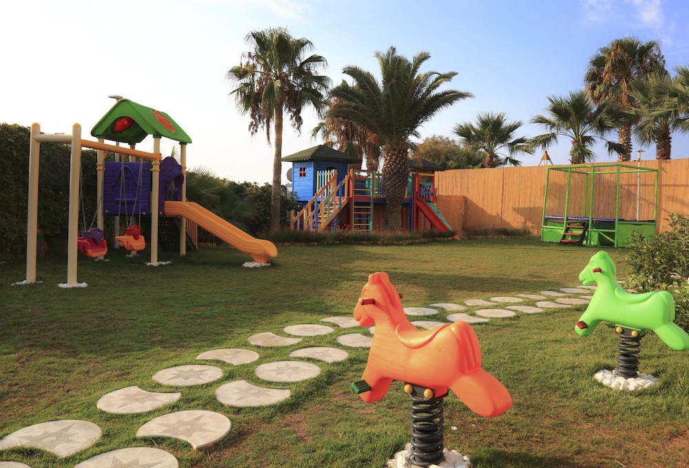 Design Plus Seya Beach Hotel 61/67
