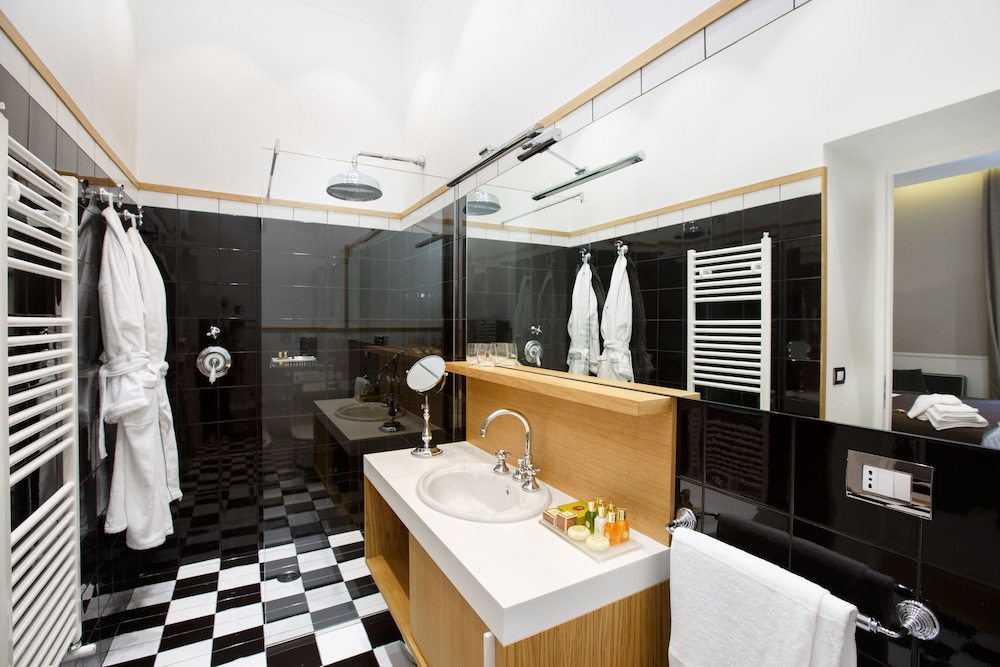 Nap Luxury Guest House 42/50