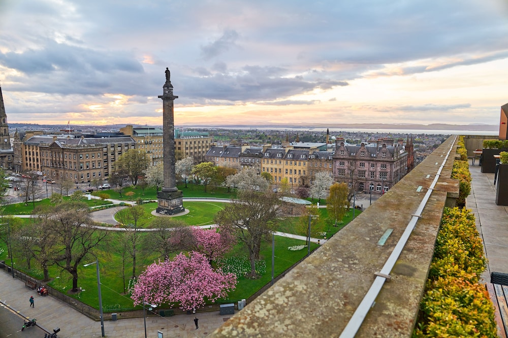 The Edinburgh Grand 47/50
