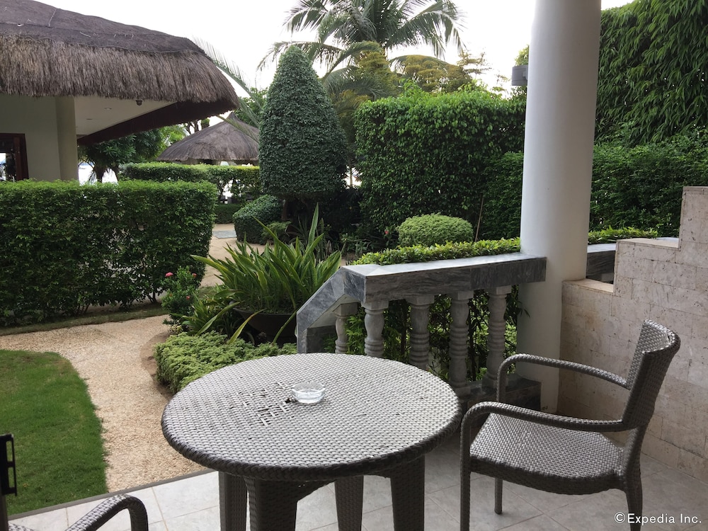 Linaw Beach Resort 56/73