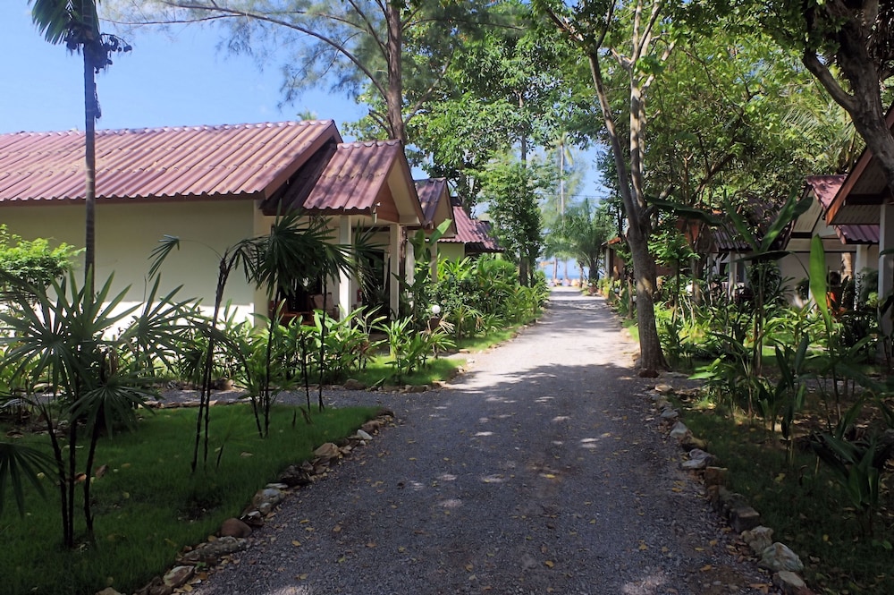 Thai House Beach Resort 39/50