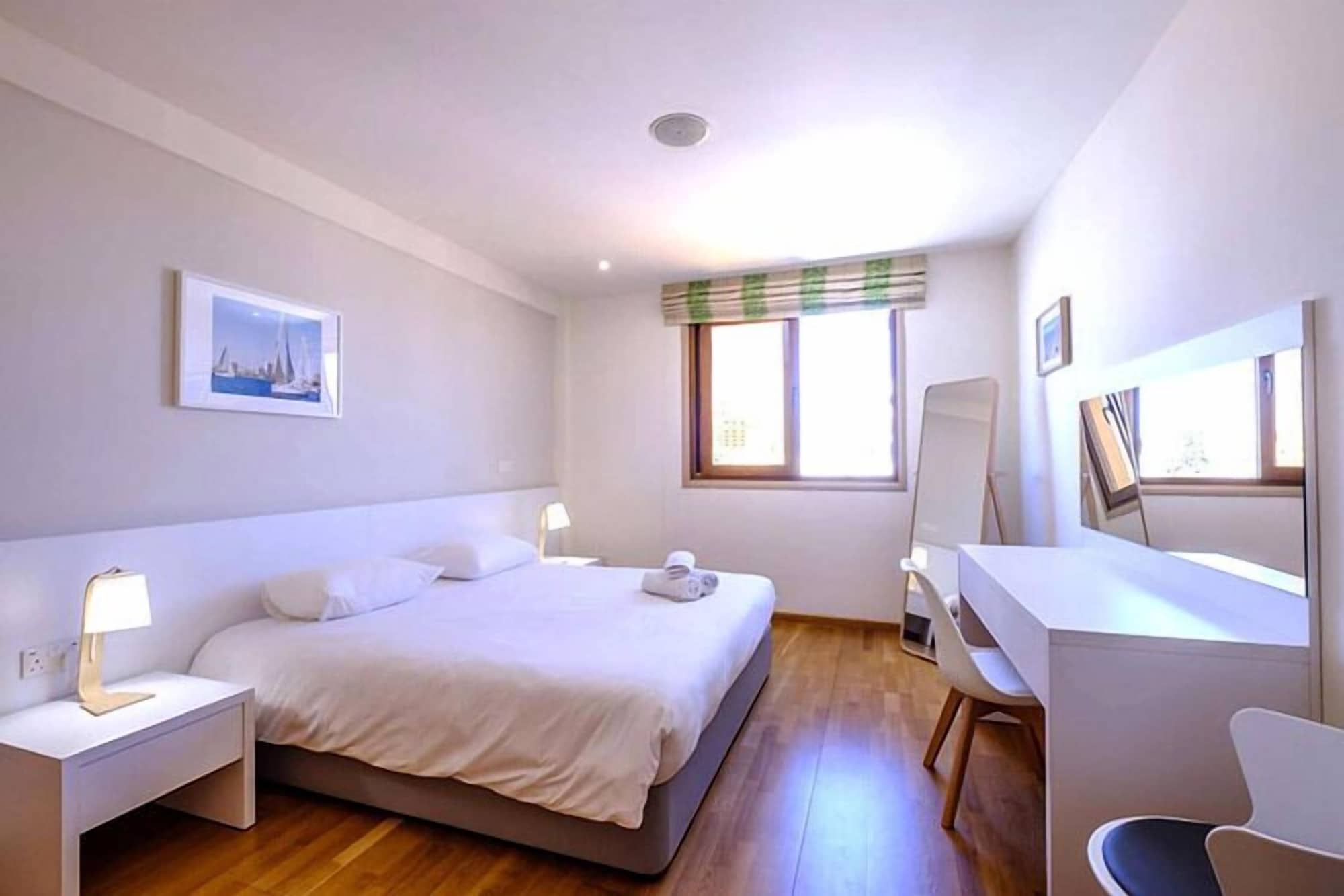 GRAND, APARTMENT