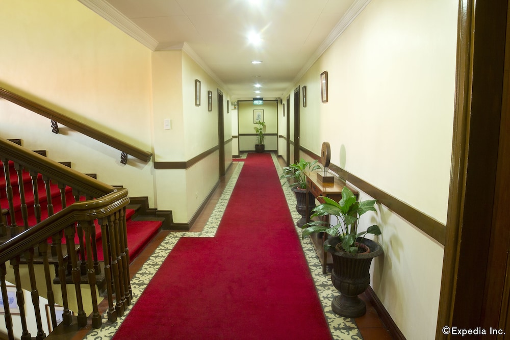 White Knight Hotel Intramuros 35/65