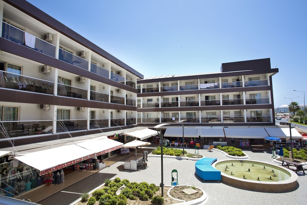 Adella Side Hotel 10/73