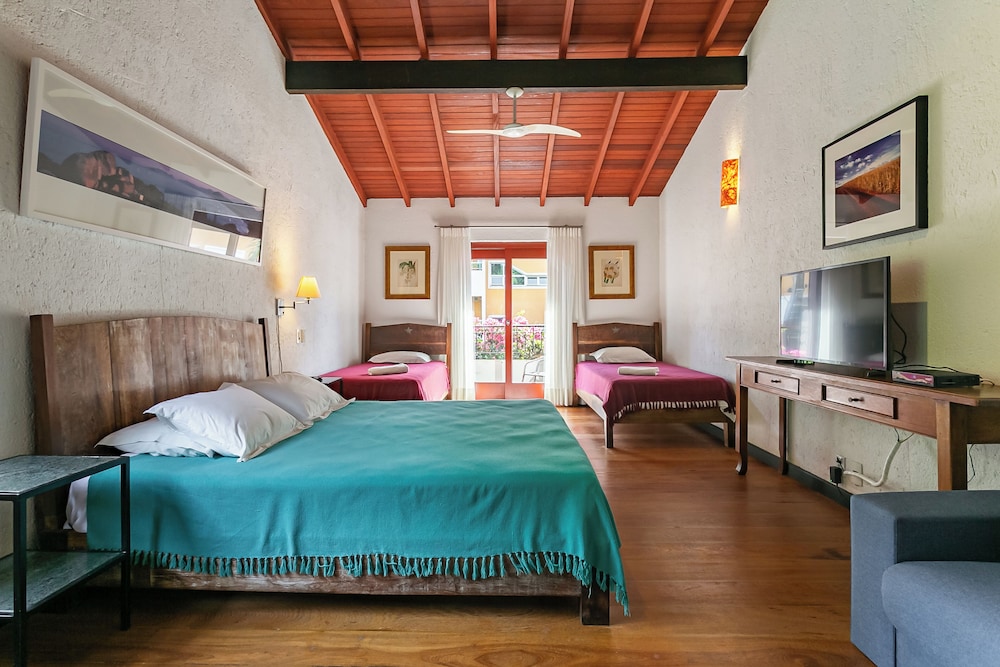 Room, Quadruple, King and Twin Beds, Partial Lake View