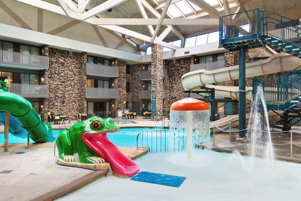 Bismarck Hotel and Conference Center 44/50