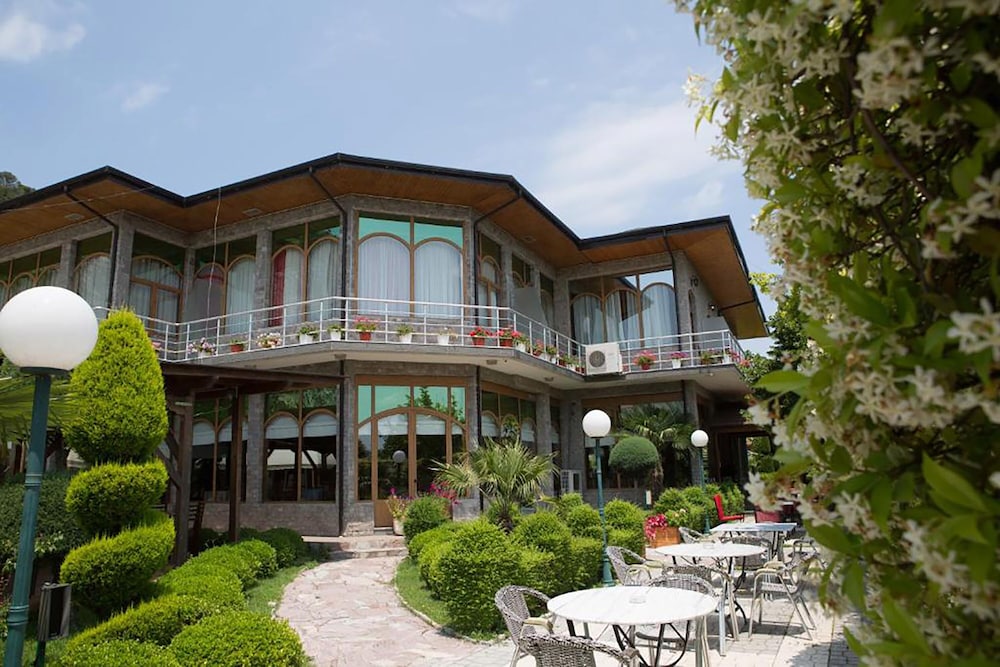 Buna Park Hotel Shkoder in Rrethinat